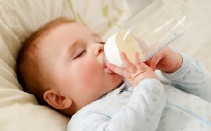 Cấm tiếp thị sữa cho trẻ dưới 6 tháng tuổi